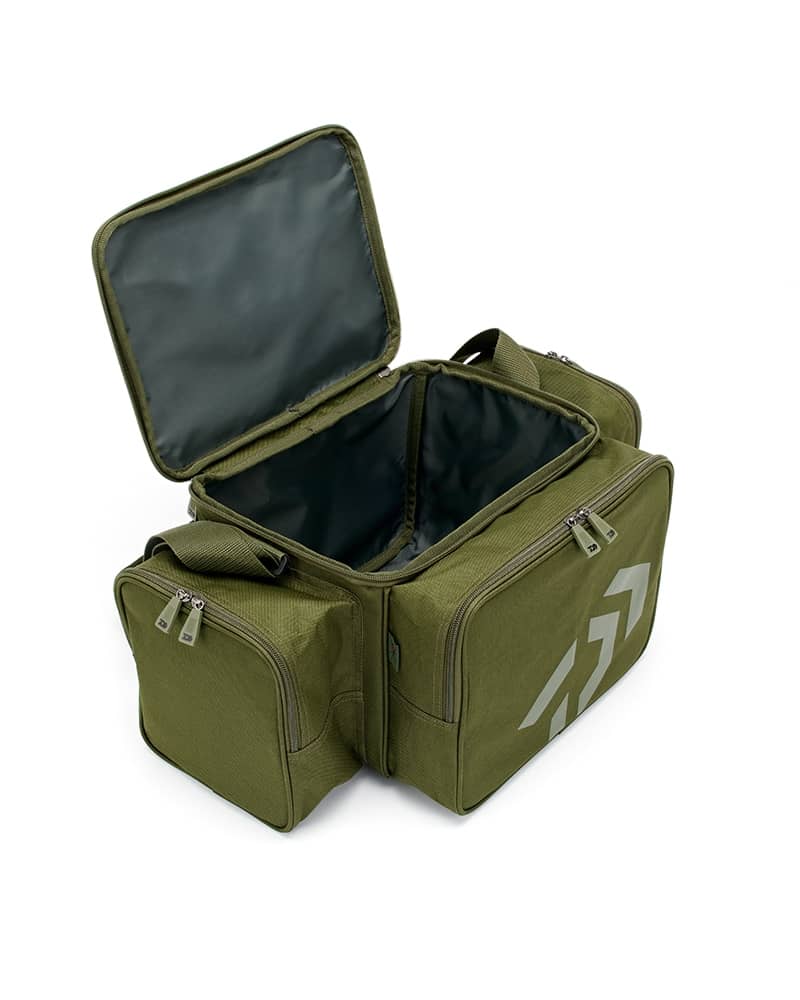 DAIWA BLACK WIDOW COMPACT TACKLE BAG