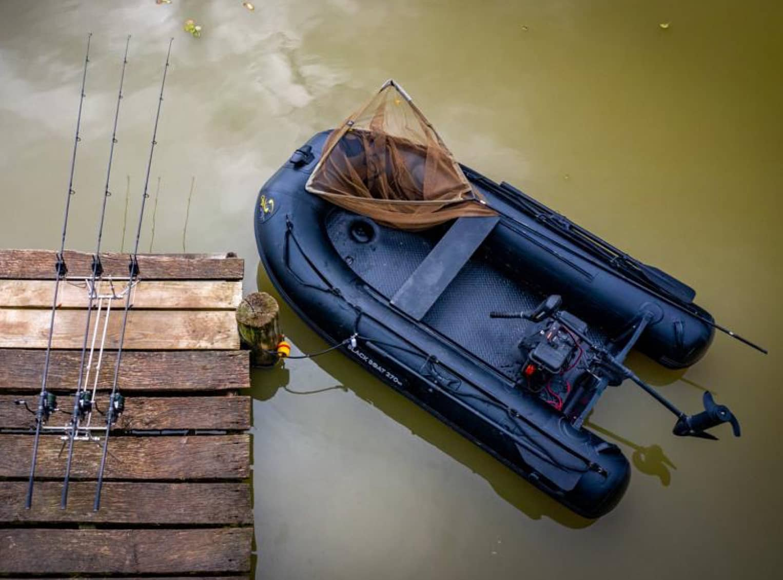 CARP SPIRIT BLACK BOAT 320W