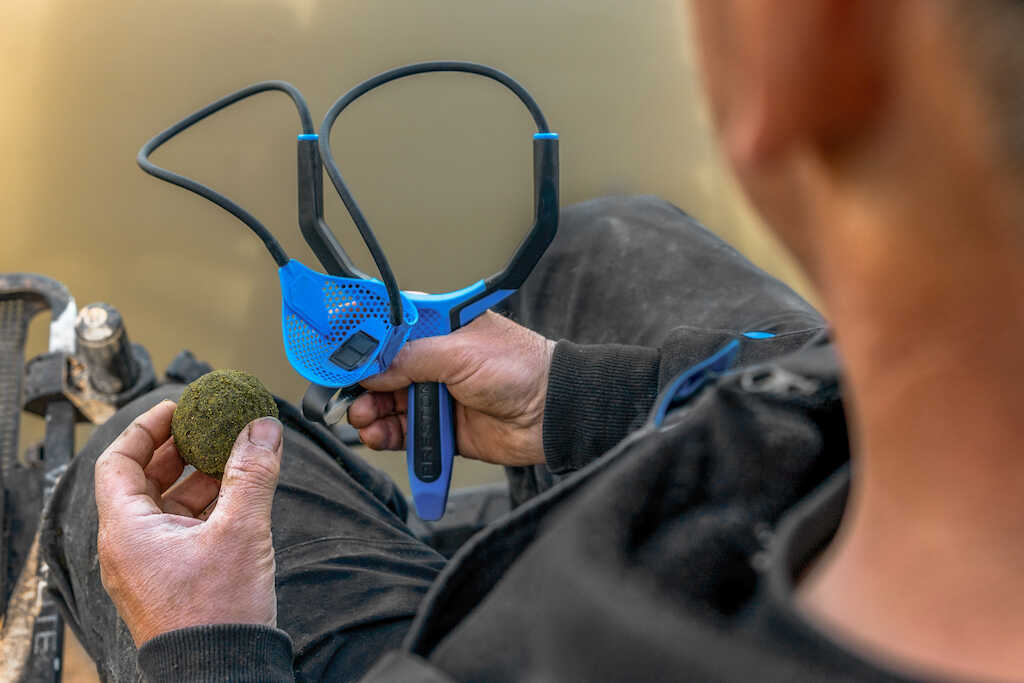 FEEDERMANIA EXTREME FLUO SMOKE SYRUP SWEET PINEAPPLE 75 ML